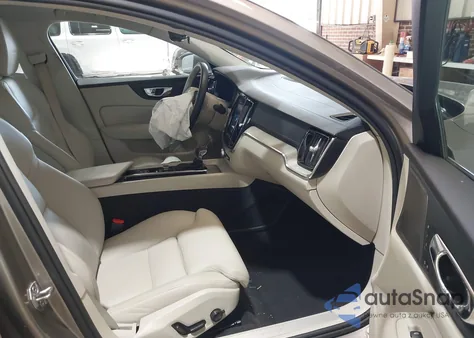 2020 Volvo S60 T6 Inscription z USA, uszkodzony, nr VIN 7JRA22TL7LG039133